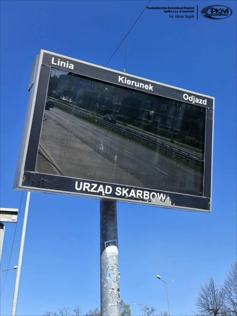 Wymiana zużytych tablic elektronicznych